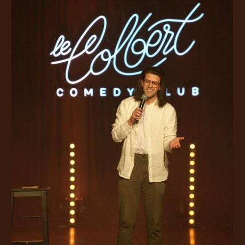 Max Dana, l'humour sur un plateau