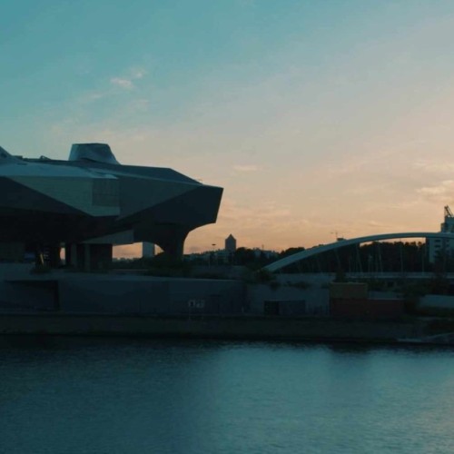 Lyon : le musée des Confluences à l'heure « bleue »