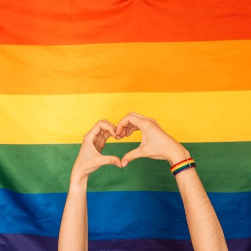 La Pride s'affiche aux balcons à Nantes