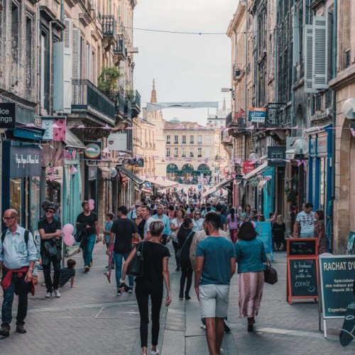 En Gironde, 500 commerces relayent une campagne de collecte de fonds pour le CHU