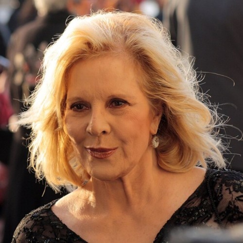 Sylvie Vartan se remémore sa carrière au Palais des Congrès