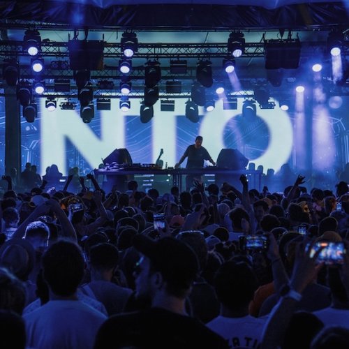 Poney Club : une nouvelle saison électro sur le tarmac
