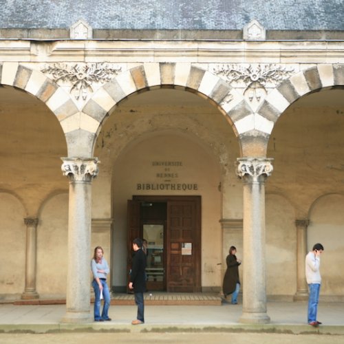 Rennes : découvrez l'architecture de la Faculté de sciences économiques lors d'une visite guidée