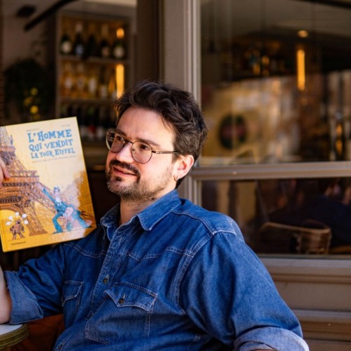 Le portrait : l’homme qui dessine l’homme qui a vendu la Tour Eiffel