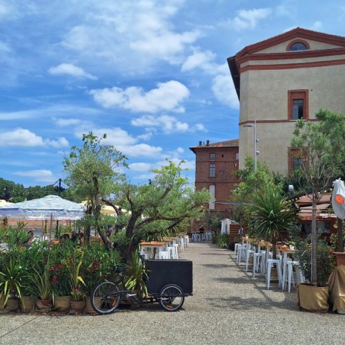Cette guinguette prend Racines sur les quais aux beaux jours