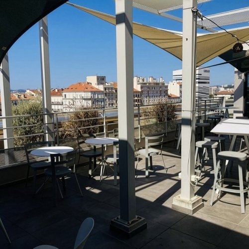Un nouveau bar avec vue sur les toits toulonnais