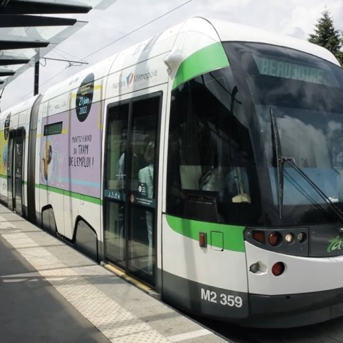 Embarquez pour le tram de l'emploi à Nantes